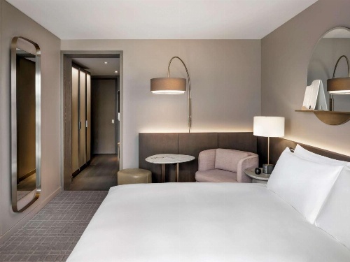 Fairmont Century Plaza image 8